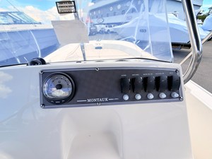 Boston Whaler 170 Montauk 24 2027 Boston Whaler 170 Montauk 25
