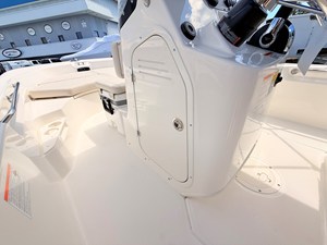Boston Whaler 170 Montauk 26 2027 Boston Whaler 170 Montauk 27