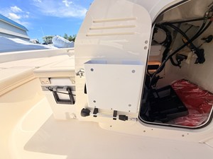 Boston Whaler 170 Montauk 28 2027 Boston Whaler 170 Montauk 29