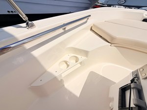 Boston Whaler 170 Montauk 29 2027 Boston Whaler 170 Montauk 30