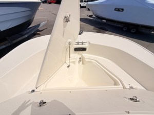 Boston Whaler 170 Montauk 34 2027 Boston Whaler 170 Montauk 35