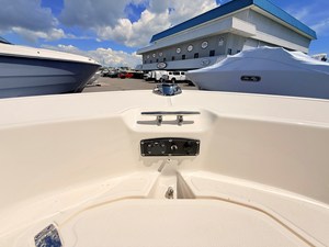Boston Whaler 170 Montauk 36 2027 Boston Whaler 170 Montauk 37