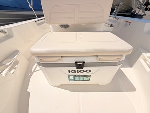 Boston Whaler 170 Montauk 39 2027 Boston Whaler 170 Montauk 40