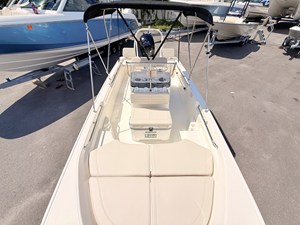 Boston Whaler 170 Montauk 41 2027 Boston Whaler 170 Montauk 42