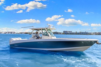Boston Whaler 350 OUTRAGE 0 2014 Boston Whaler 350 OUTRAGE 1