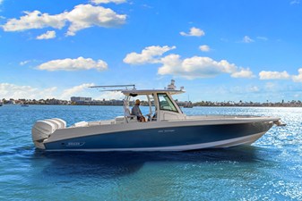 Boston Whaler 350 OUTRAGE 1 2014 Boston Whaler 350 OUTRAGE 2