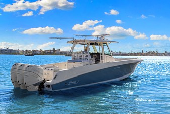 Boston Whaler 350 OUTRAGE 3 2014 Boston Whaler 350 OUTRAGE 4