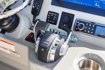 Boston Whaler 350 OUTRAGE 30 2014 Boston Whaler 350 OUTRAGE 31