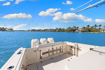 Boston Whaler 350 OUTRAGE 45 2014 Boston Whaler 350 OUTRAGE 46