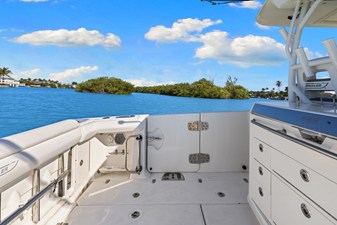 Boston Whaler 350 OUTRAGE 46 2014 Boston Whaler 350 OUTRAGE 47