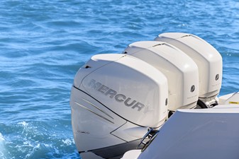 Boston Whaler 350 OUTRAGE 49 2014 Boston Whaler 350 OUTRAGE 50