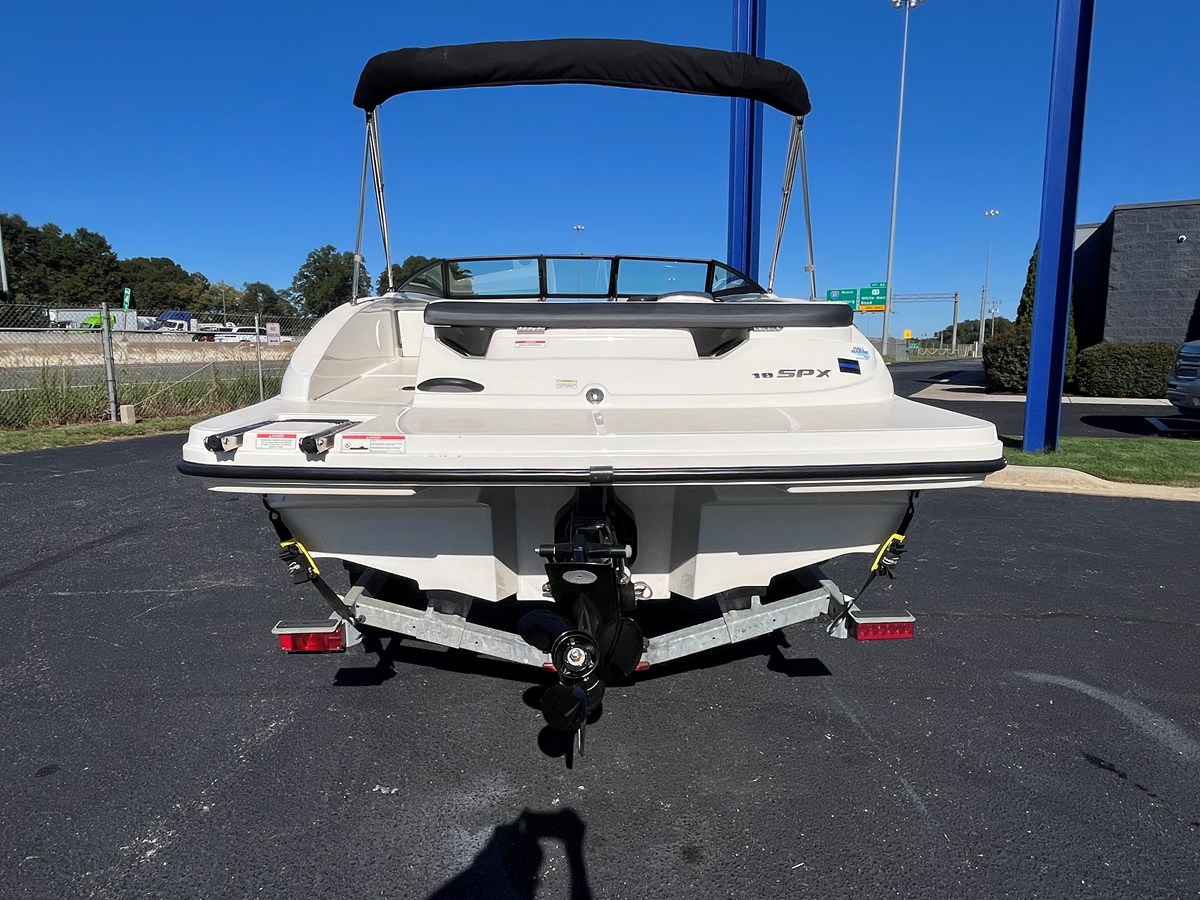 2016 Sea Ray 190 SPX 4