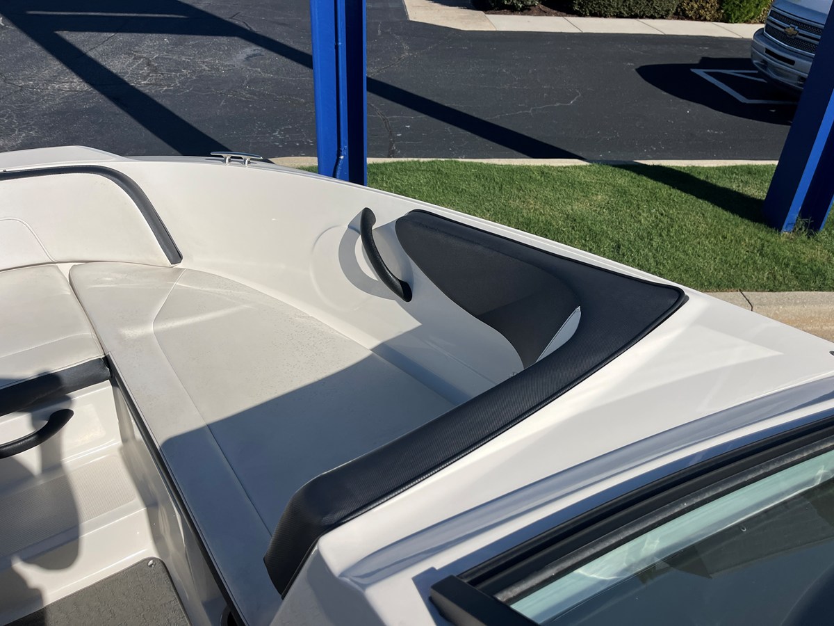 2016 Sea Ray 190 SPX 13