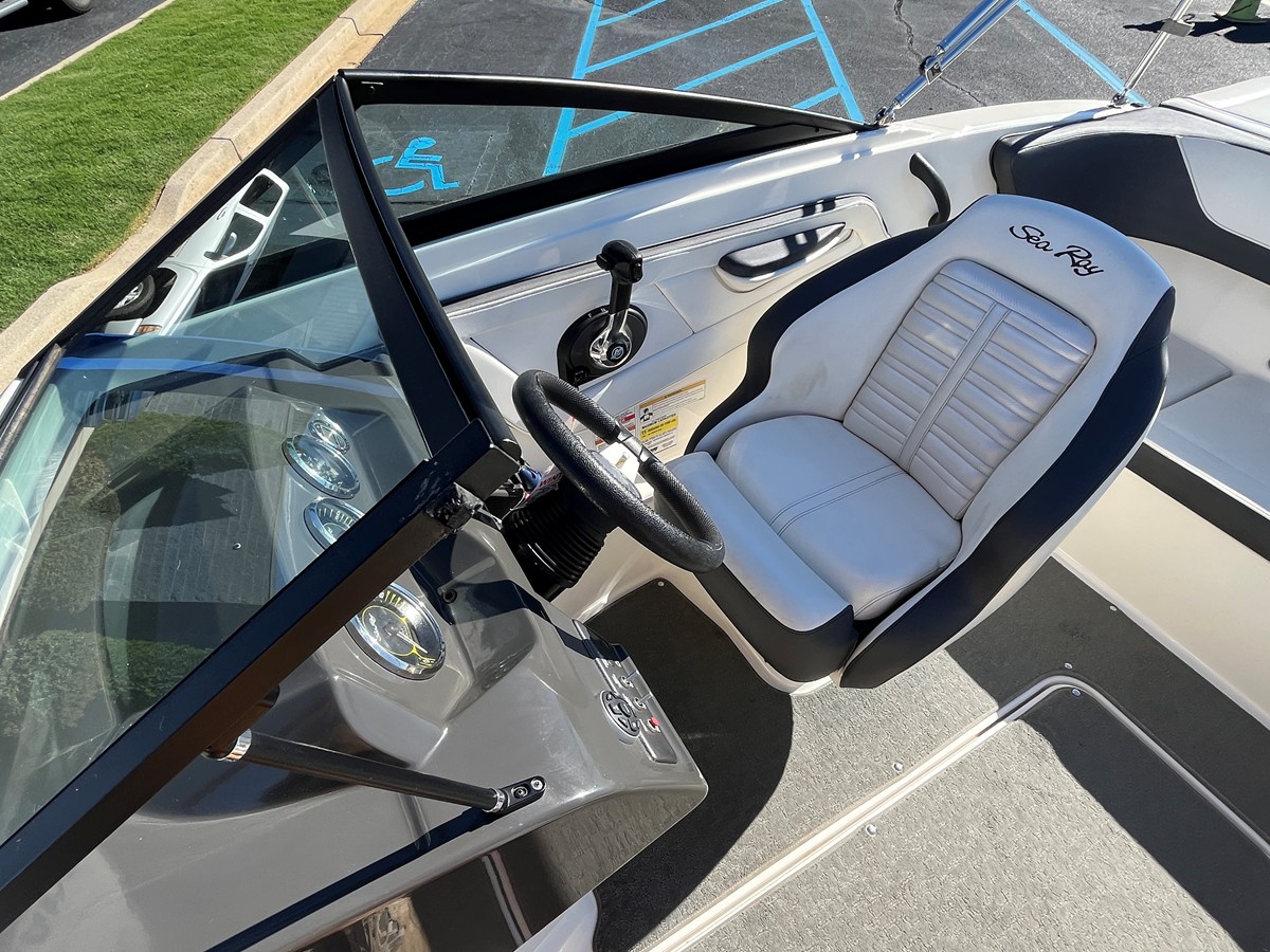 2016 Sea Ray 190 SPX 19