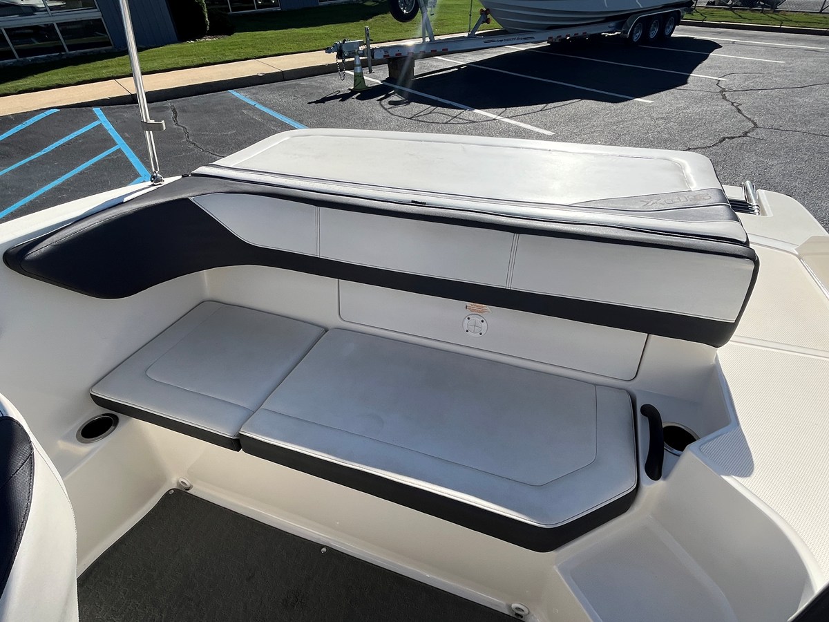 2016 Sea Ray 190 SPX 21