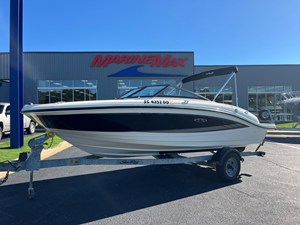 Sea Ray 190 SPX 0 2016 Sea Ray 190 SPX 1