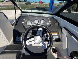 Sea Ray 190 SPX 15 2016 Sea Ray 190 SPX 16