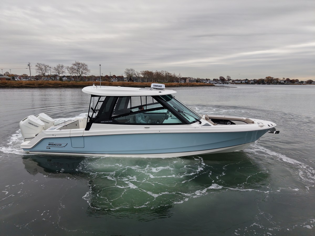 2026 Boston Whaler 330 Vantage 2