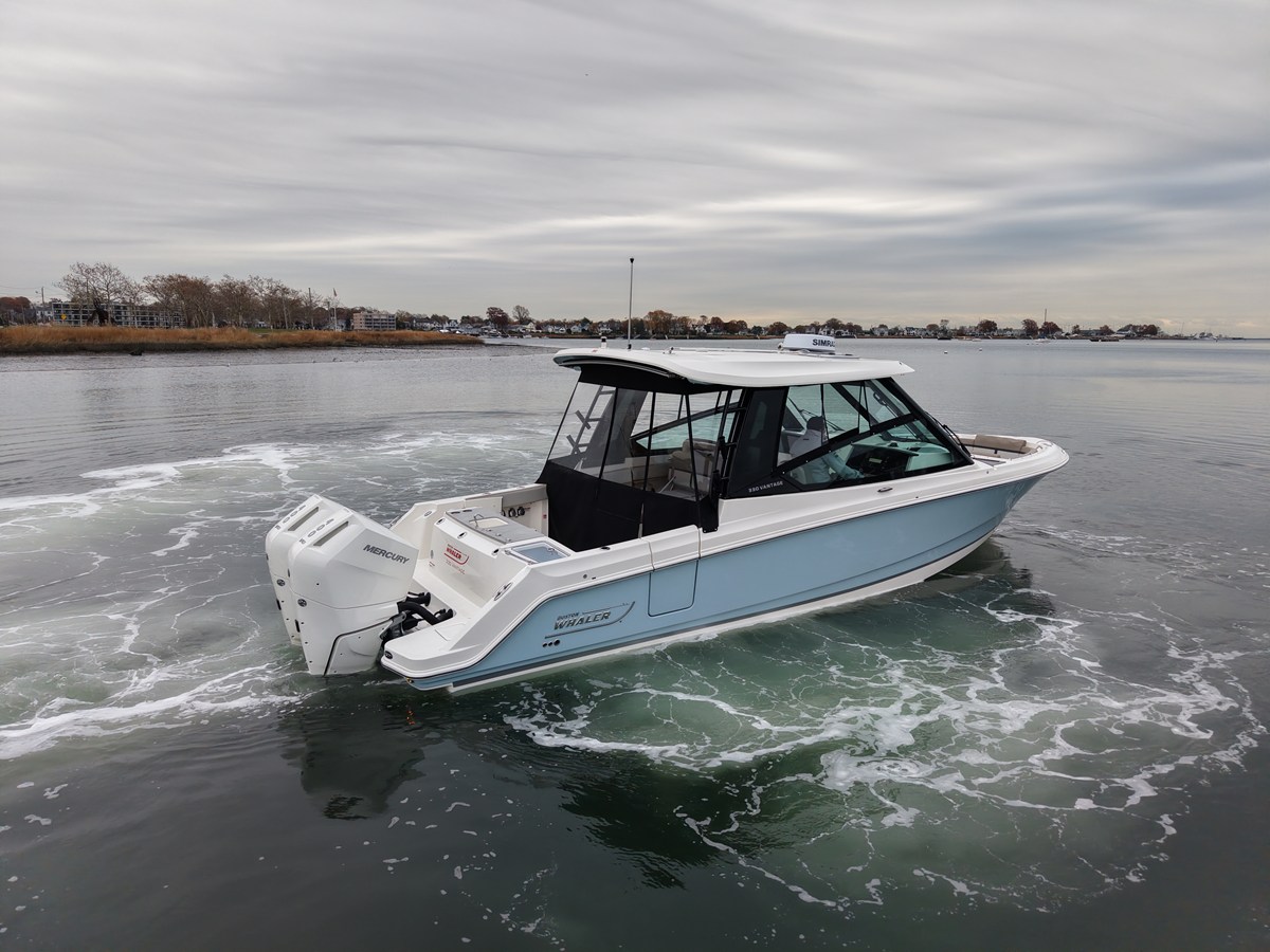 2026 Boston Whaler 330 Vantage 3