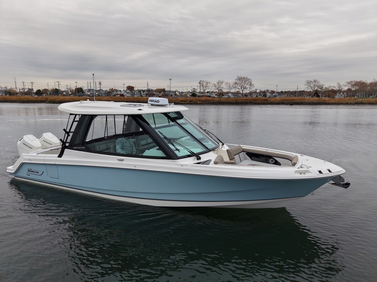 2026 Boston Whaler 330 Vantage 4