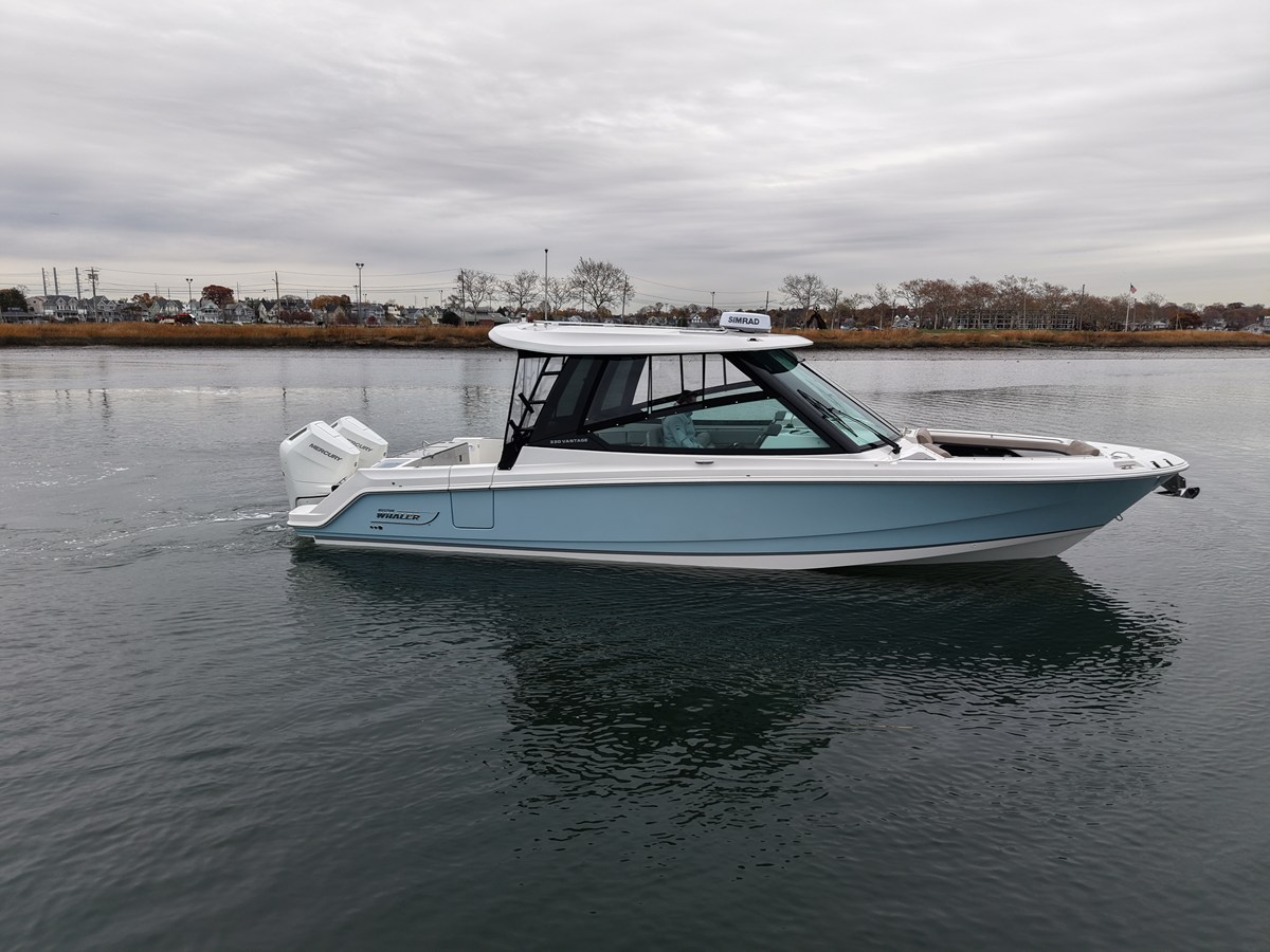 2026 Boston Whaler 330 Vantage 5