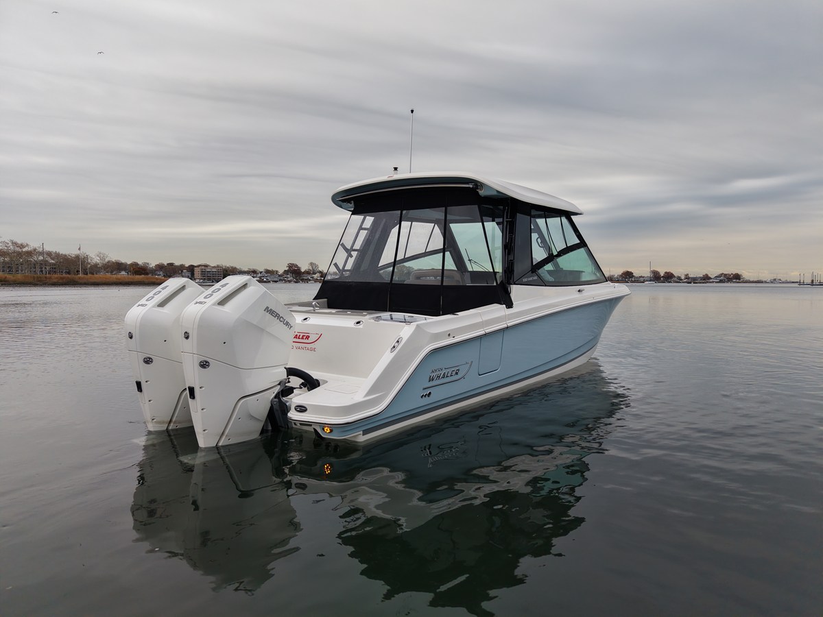 2026 Boston Whaler 330 Vantage 10