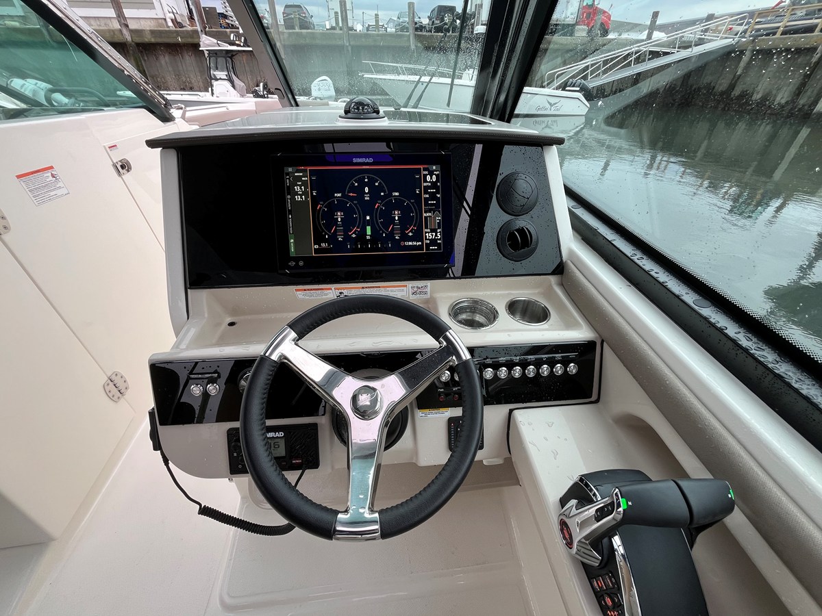 2026 Boston Whaler 330 Vantage 36