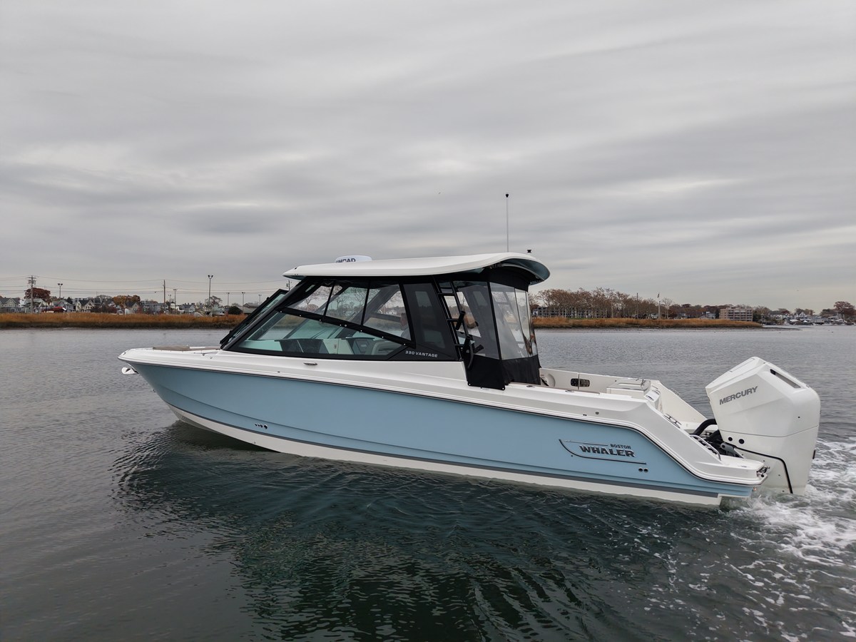2026 Boston Whaler 330 Vantage 53