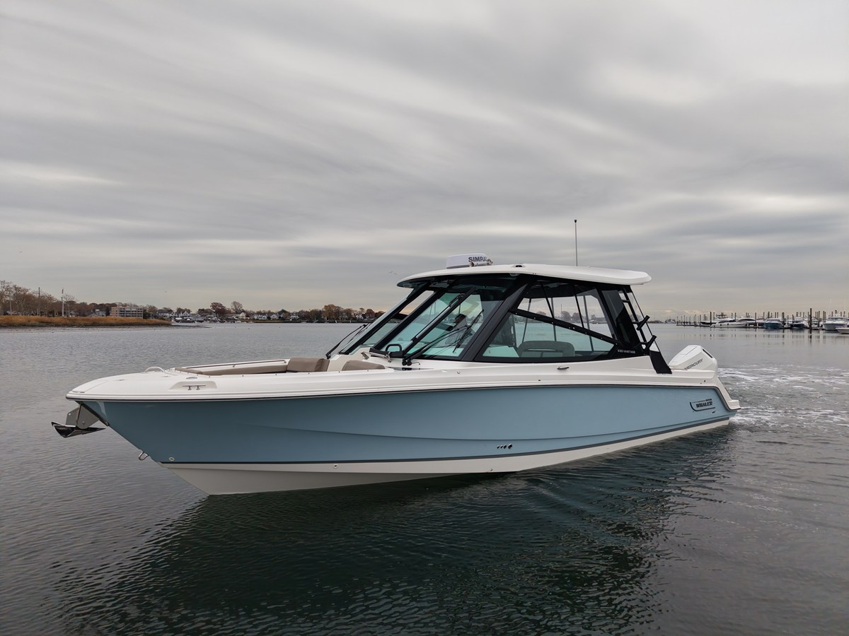 2026 Boston Whaler 330 Vantage 54