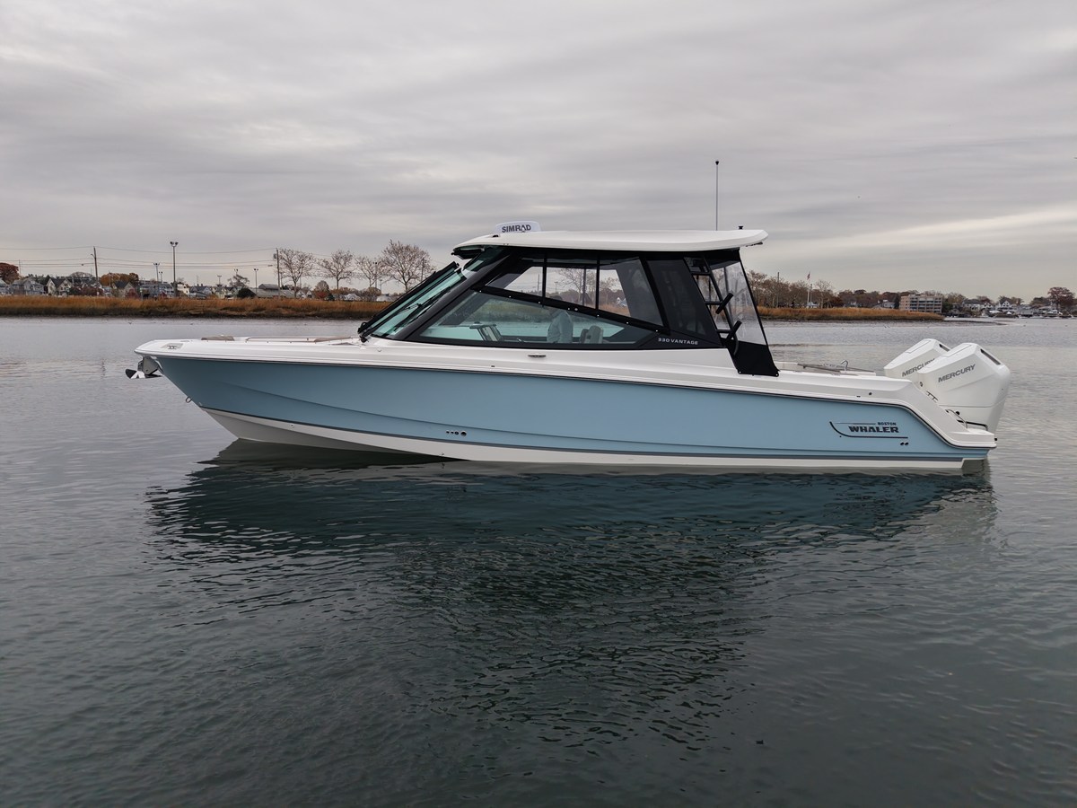 2026 Boston Whaler 330 Vantage 55