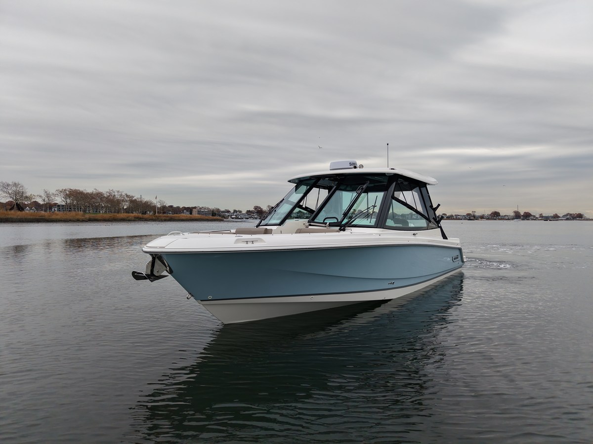 2026 Boston Whaler 330 Vantage 57