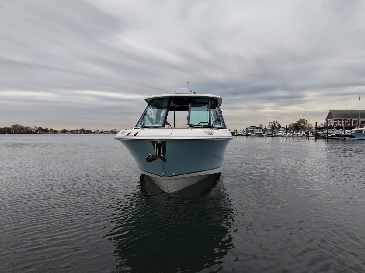2026 Boston Whaler 330 Vantage 58