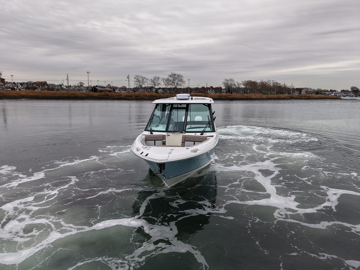 2026 Boston Whaler 330 Vantage 63