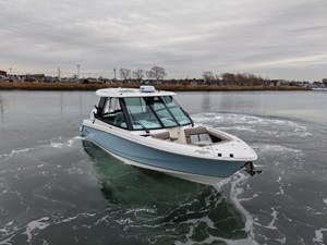 2026 Boston Whaler 330 Vantage 7