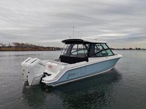 2026 Boston Whaler 330 Vantage 8