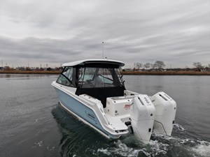 2026 Boston Whaler 330 Vantage 11