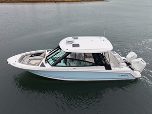 2026 Boston Whaler 330 Vantage 12