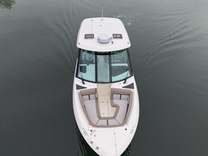 2026 Boston Whaler 330 Vantage 17