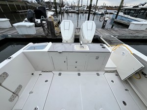 2026 Boston Whaler 330 Vantage 19