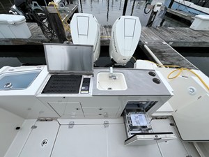 2026 Boston Whaler 330 Vantage 22