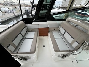 2026 Boston Whaler 330 Vantage 25