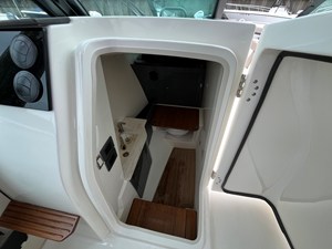 2026 Boston Whaler 330 Vantage 30