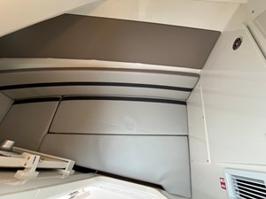 2026 Boston Whaler 330 Vantage 39