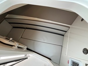 2026 Boston Whaler 330 Vantage 40