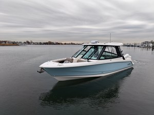 2026 Boston Whaler 330 Vantage 50