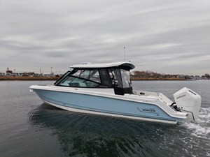 2026 Boston Whaler 330 Vantage 53