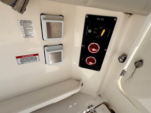 Boston Whaler 280 VANTAGE 9 2022 Boston Whaler 280 VANTAGE 10