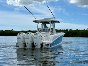Boston Whaler 350 OUTRAGE 3 2022 Boston Whaler 350 OUTRAGE 4