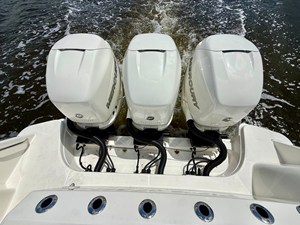 Boston Whaler 350 OUTRAGE 9 2022 Boston Whaler 350 OUTRAGE 10