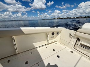 Boston Whaler 350 OUTRAGE 11 2022 Boston Whaler 350 OUTRAGE 12